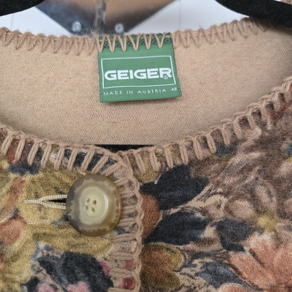 Geiger boiled wool jacket with a floral tapestry pattern - Picture 6 of 10